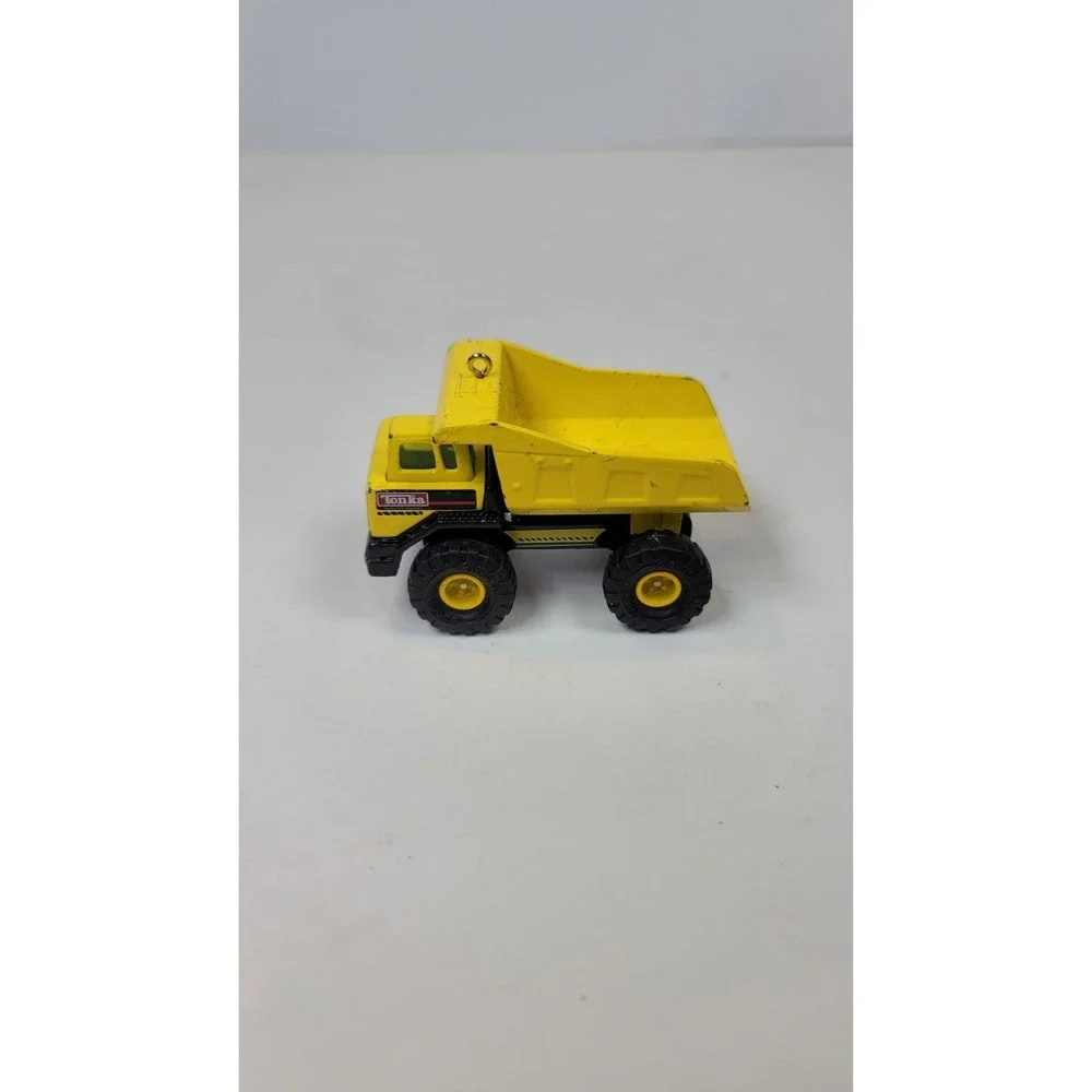 TONKA Mighty Dump Truck Hallmark Keepsake Christmas Ornament Die Cast Metal 1996
